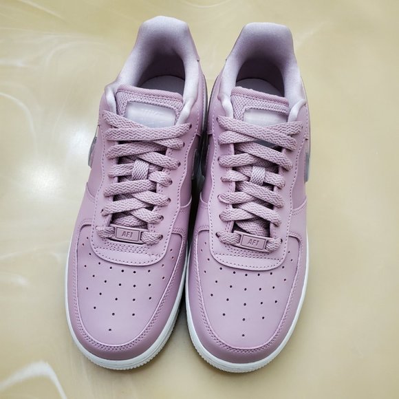 Nike Air Force 1 Premium SE - Picture 4 of 13